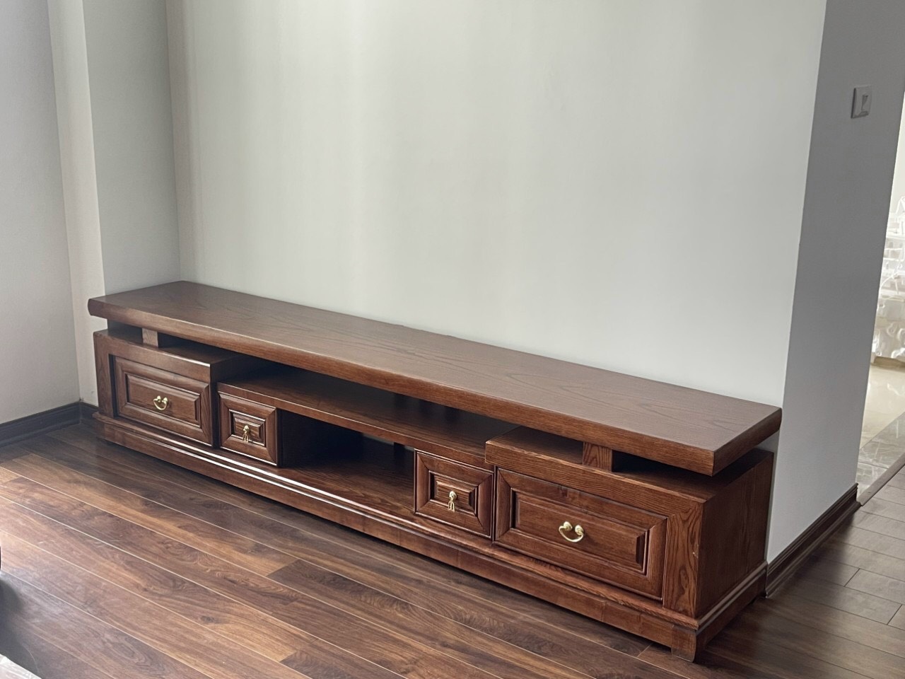 Kệ tivi gỗ phòng khách đẹp rẻ 2026